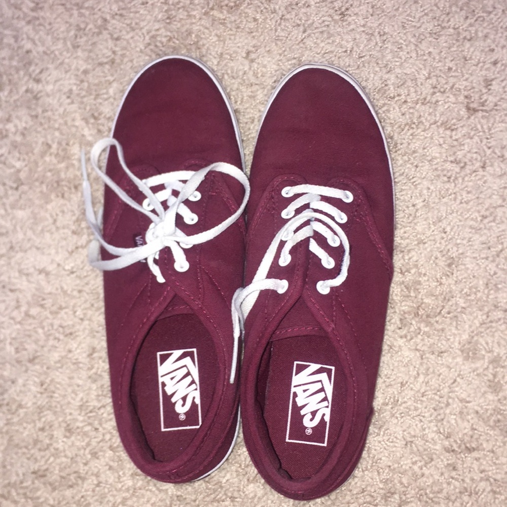 MAROON VANS SIZE 8